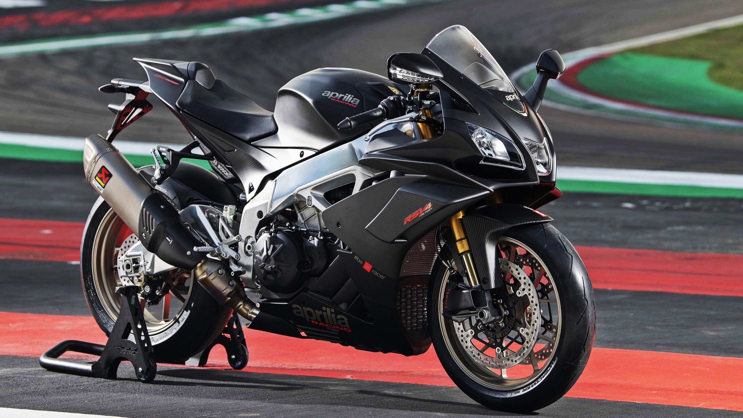 伊利亚·哈伦全程保持强劲节奏，伊利哈德