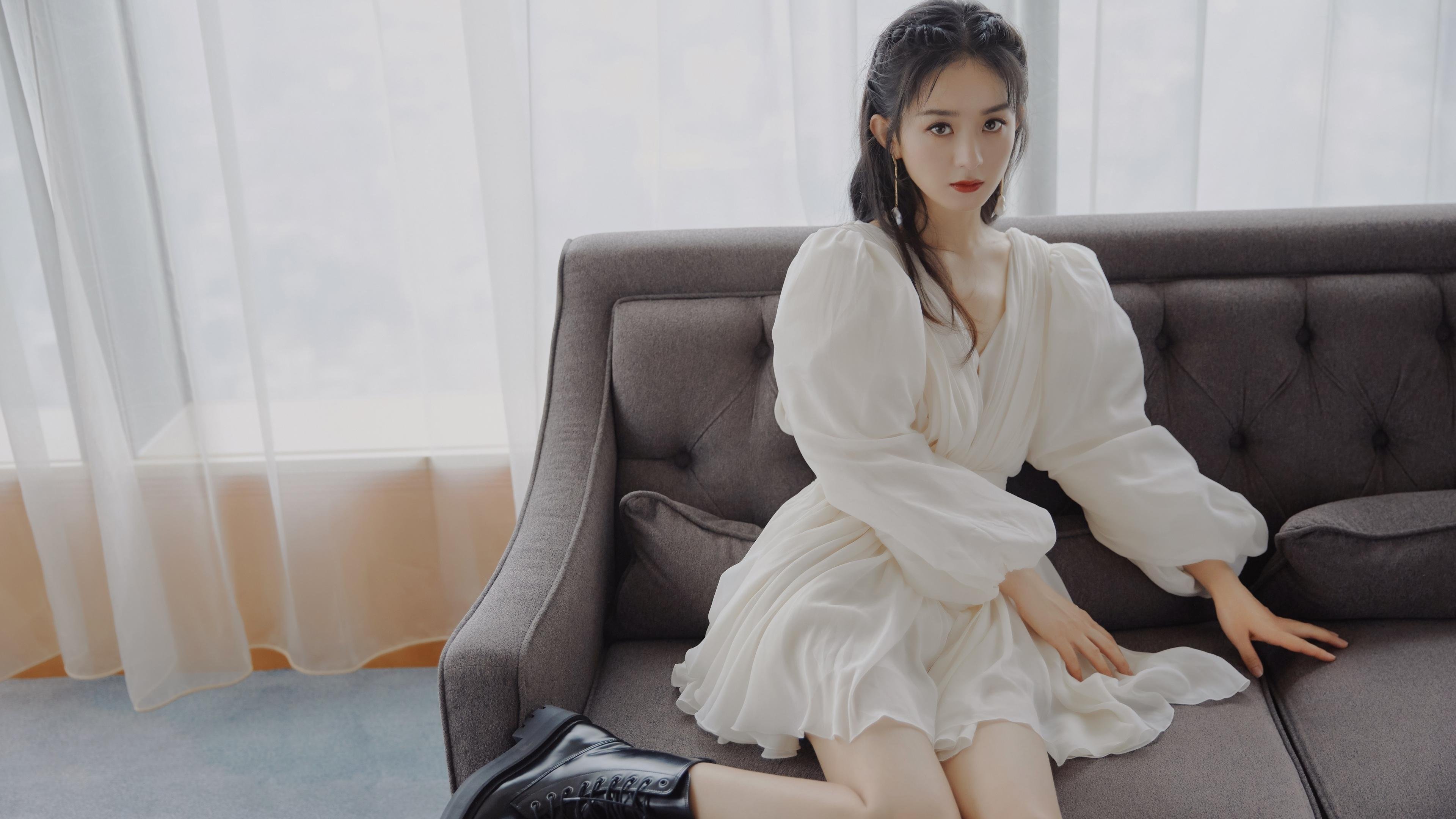 新秀球员集中进行投篮矫正训练提升命中率与手型稳定性,投篮姿势矫正