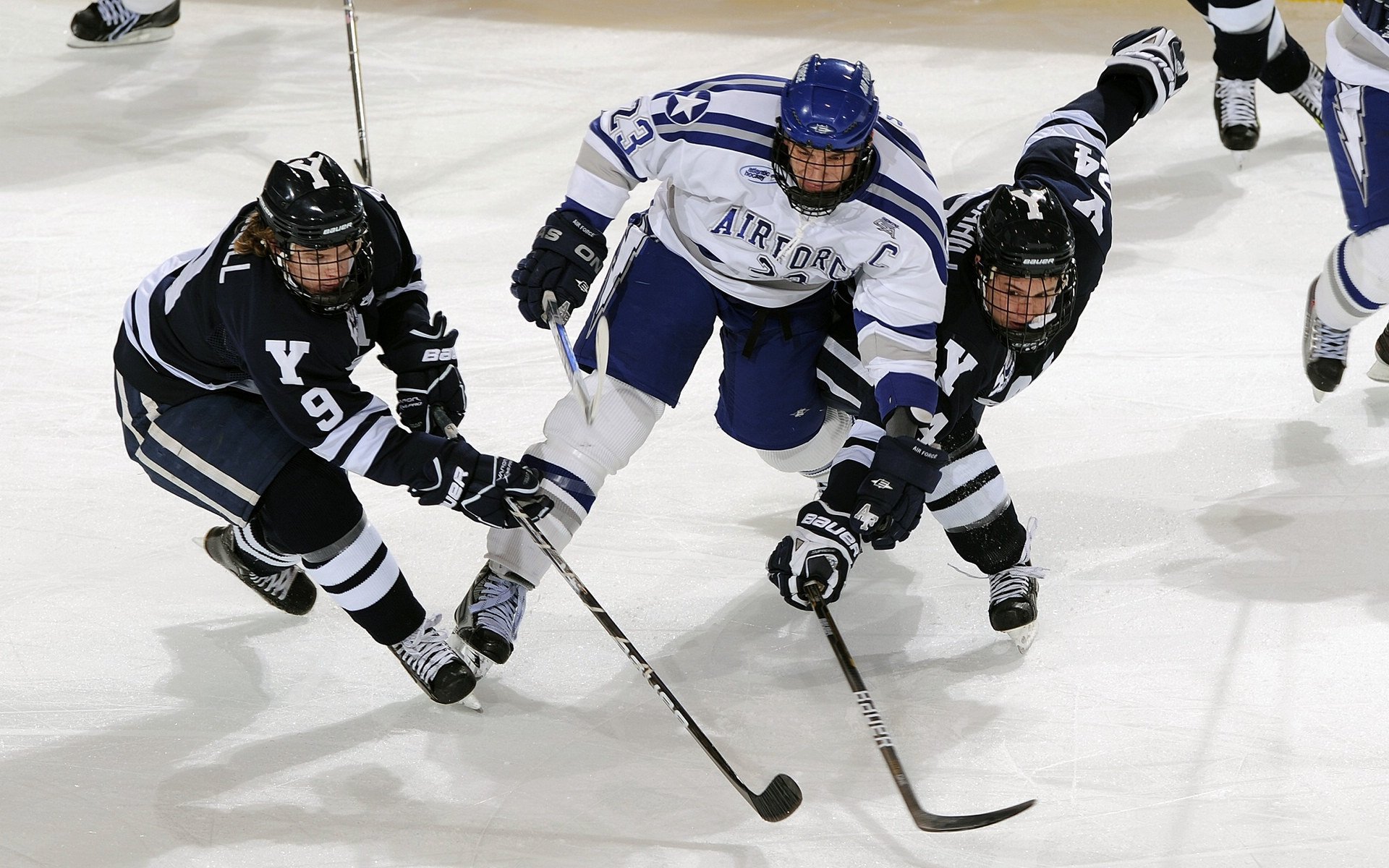 九游游戏官网-技术巅峰：历年比赛中的革新技术盘点，技术革新项目及获奖情况